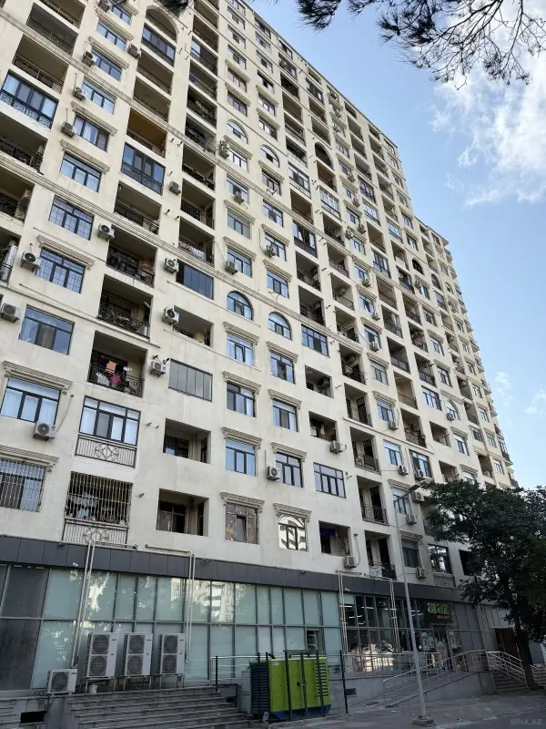 Satılır 2 otaqlı mənzil 102 m²