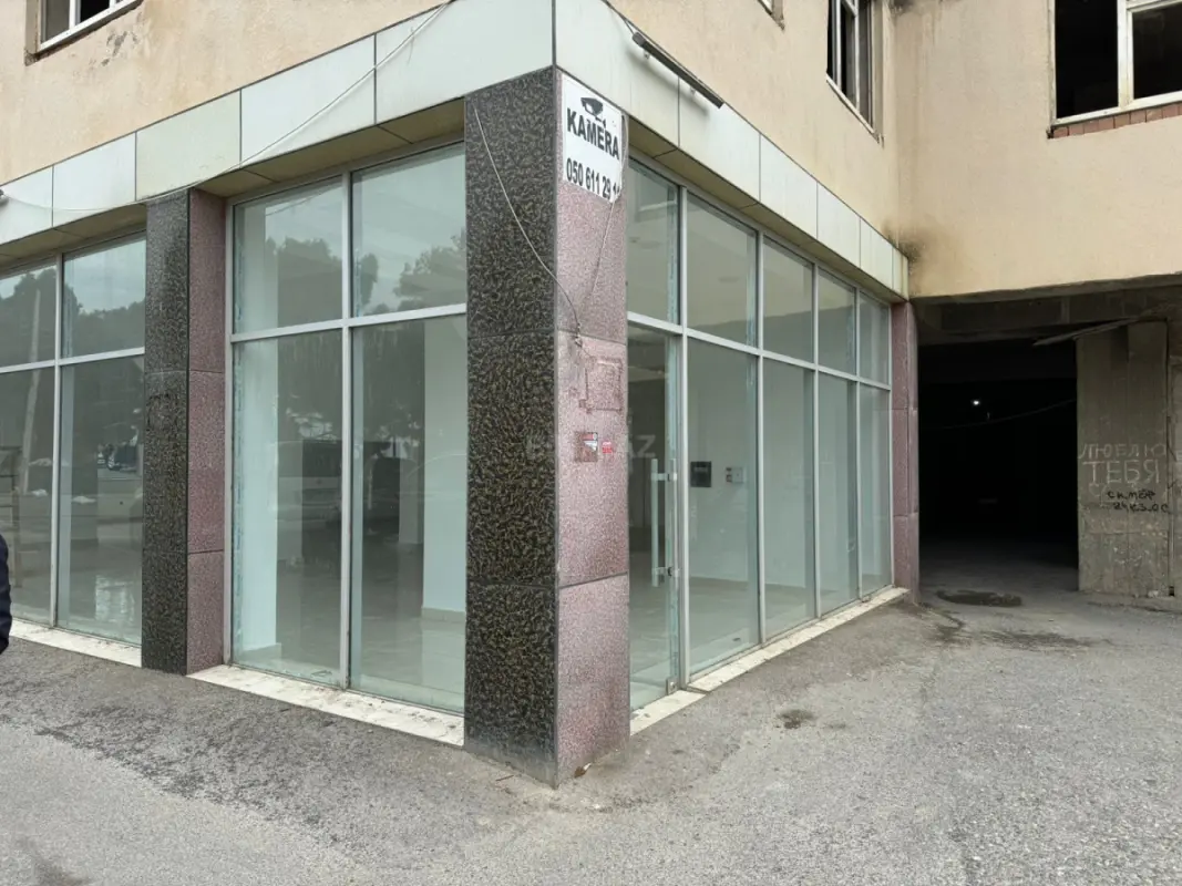 Satılır obyekt 303 m²