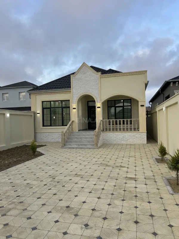 Satılır 4 otaqlı həyət evi 140 m²