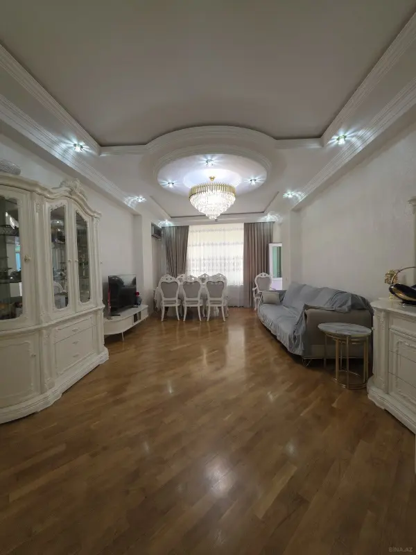 Satılır 3 otaqlı mənzil 140 m²
