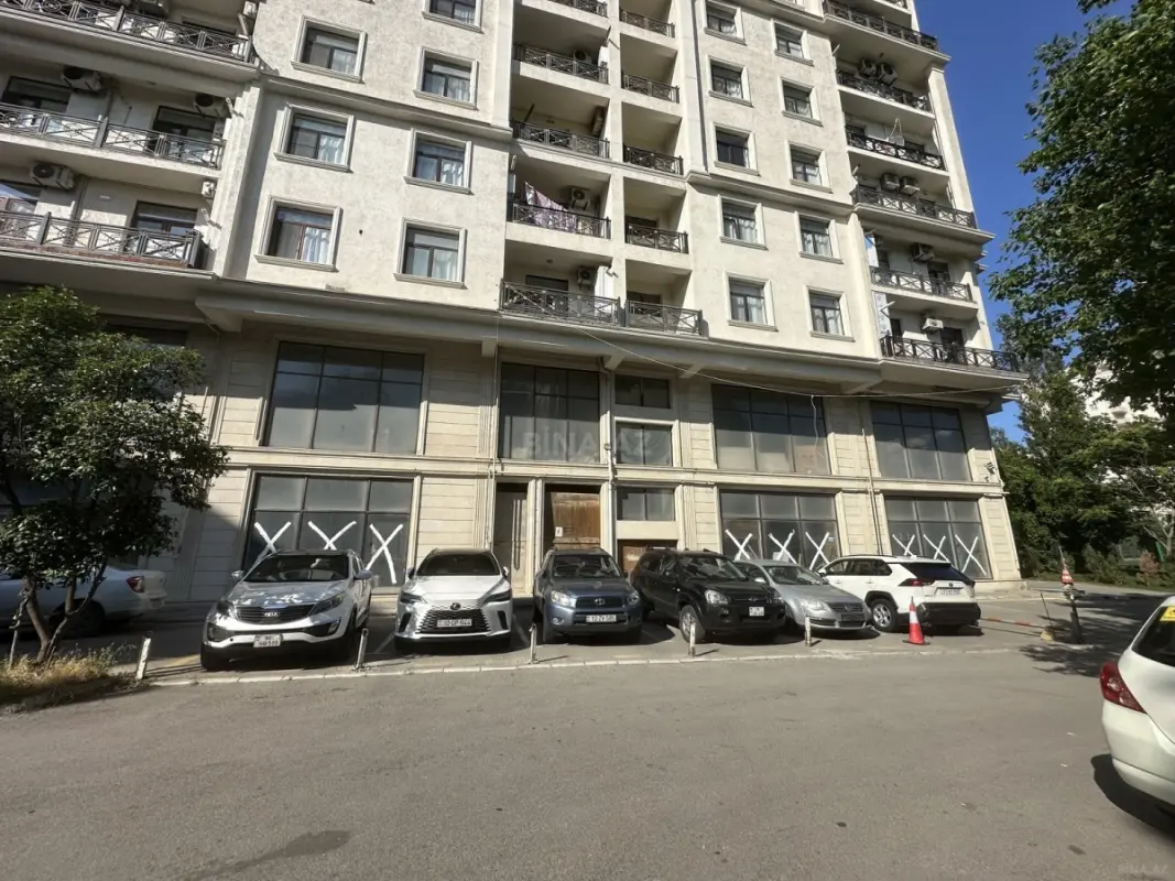 Satılır obyekt 617 m²