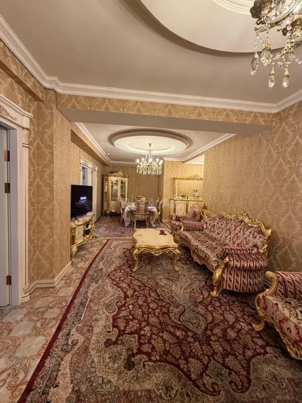 Satılır 4 otaqlı mənzil 155 m²