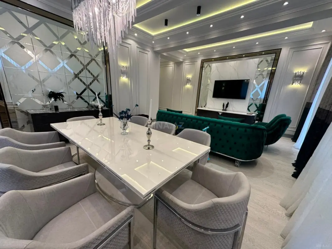 Satılır 3 otaqlı mənzil 190 m²
