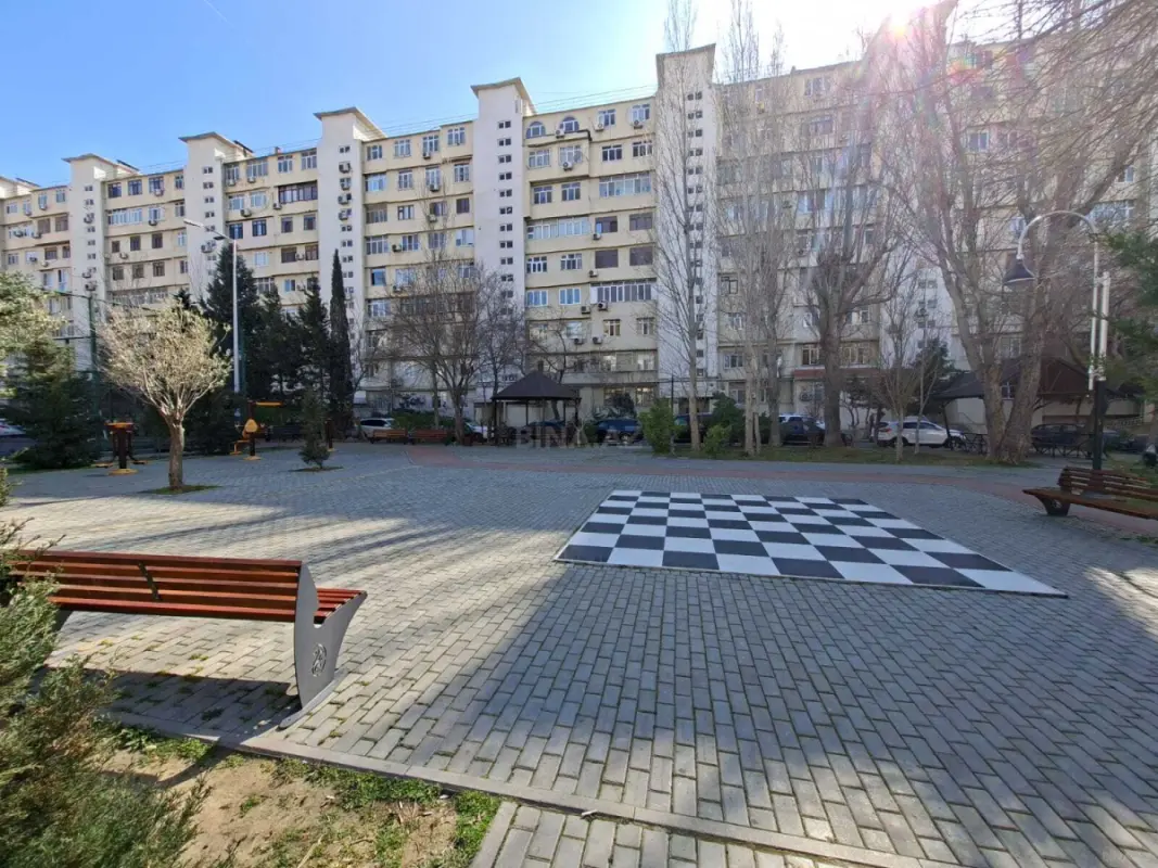 Satılır 5 otaqlı mənzil 120 m²