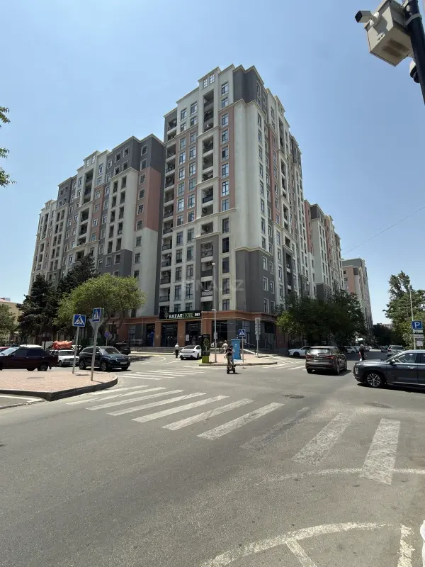 Satılır 3 otaqlı mənzil 128 m²