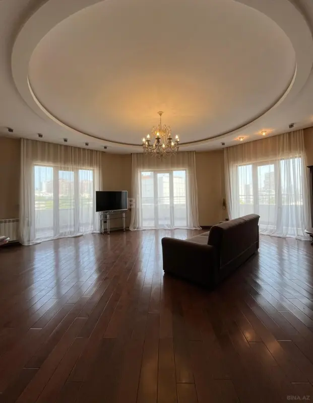 Satılır 4 otaqlı mənzil 200 m²