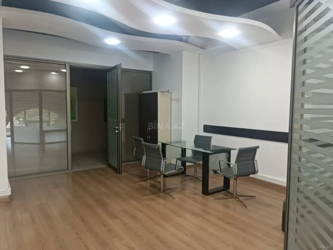 Kirayə verilir 2 otaqlı ofis 55 m²