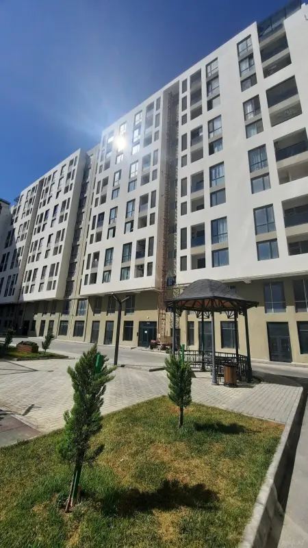 Satılır 4 otaqlı mənzil 146 m²