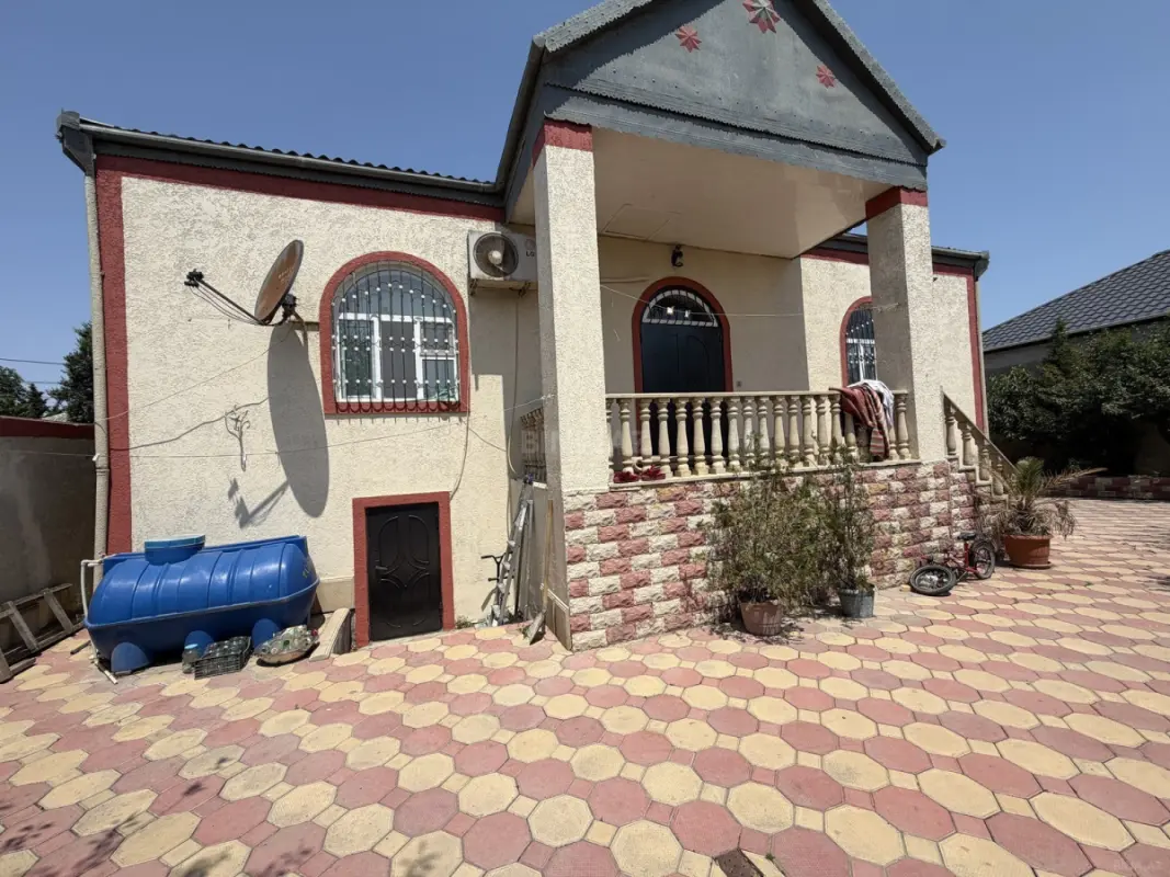 Satılır 4 otaqlı həyət evi 140 m²