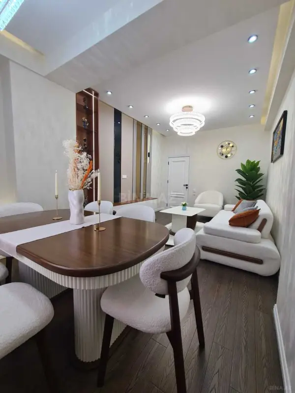 Satılır 3 otaqlı mənzil 110 m²