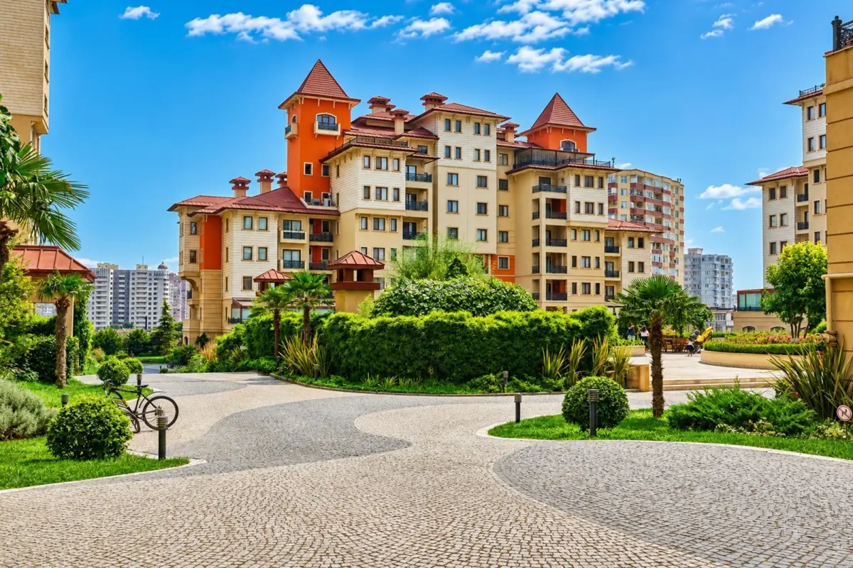 Satılır 5 otaqlı mənzil 535 m²
