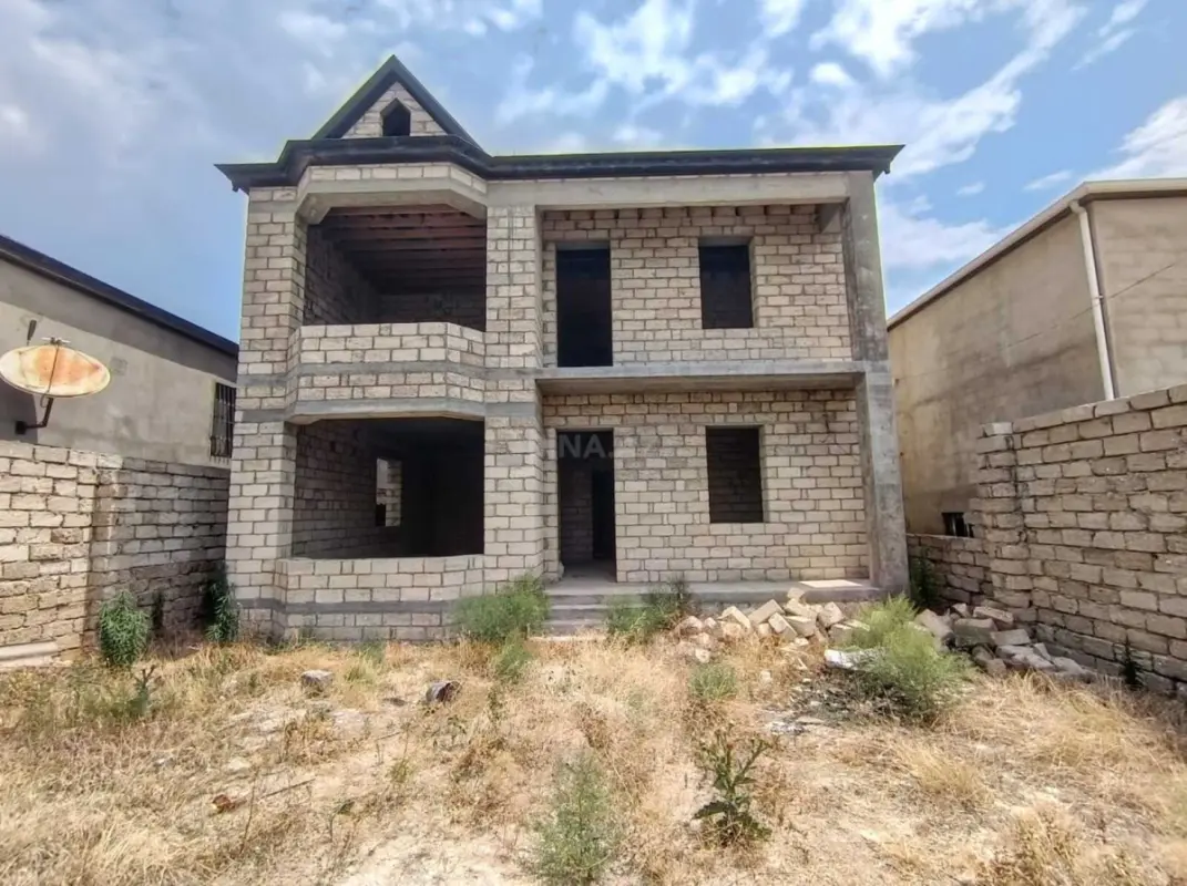 Satılır 4 otaqlı həyət evi 220 m²