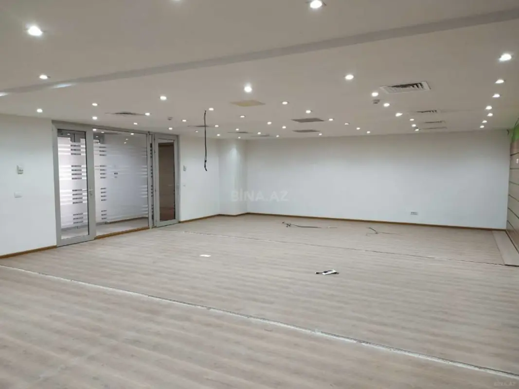 Kirayə verilir 14 otaqlı ofis 550 m²