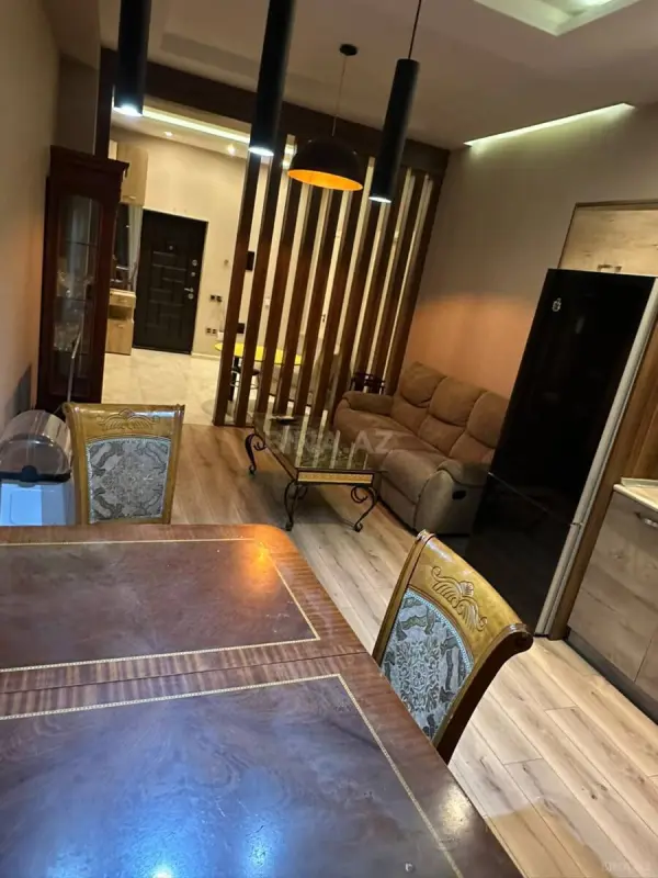 Kirayə verilir 3 otaqlı mənzil 118 m²