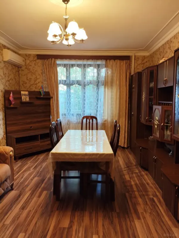 Satılır 5 otaqlı mənzil 120 m²