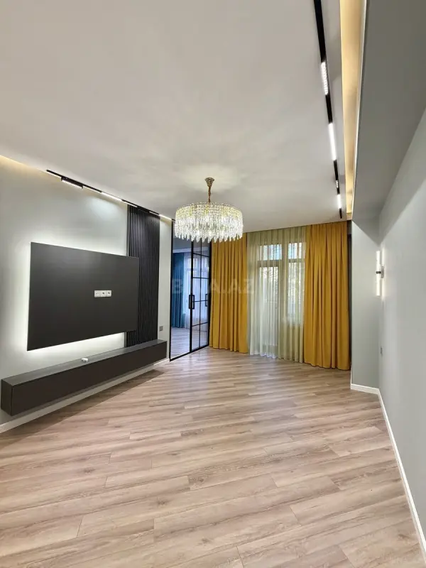 Satılır 2 otaqlı mənzil 63 m²