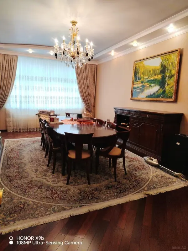 Satılır 5 otaqlı mənzil 225.5 m²