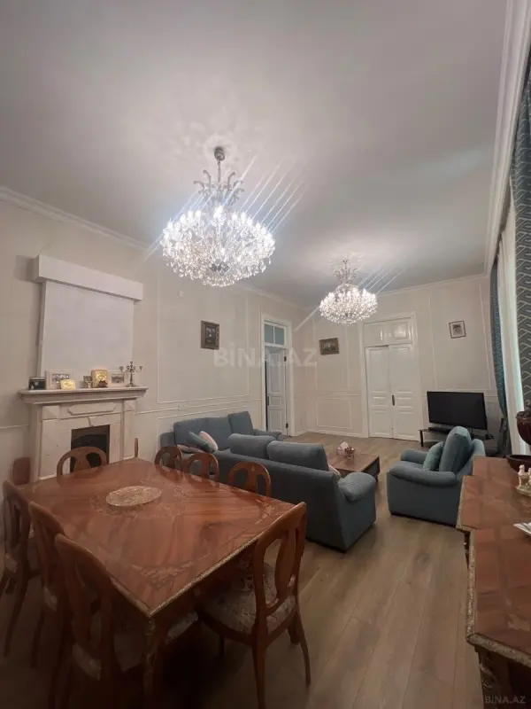 Kirayə verilir 4 otaqlı mənzil 135 m²