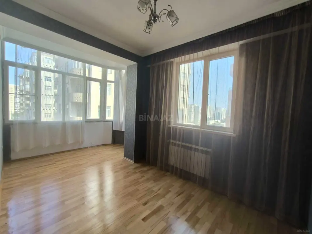 Satılır 3 otaqlı mənzil 88 m²