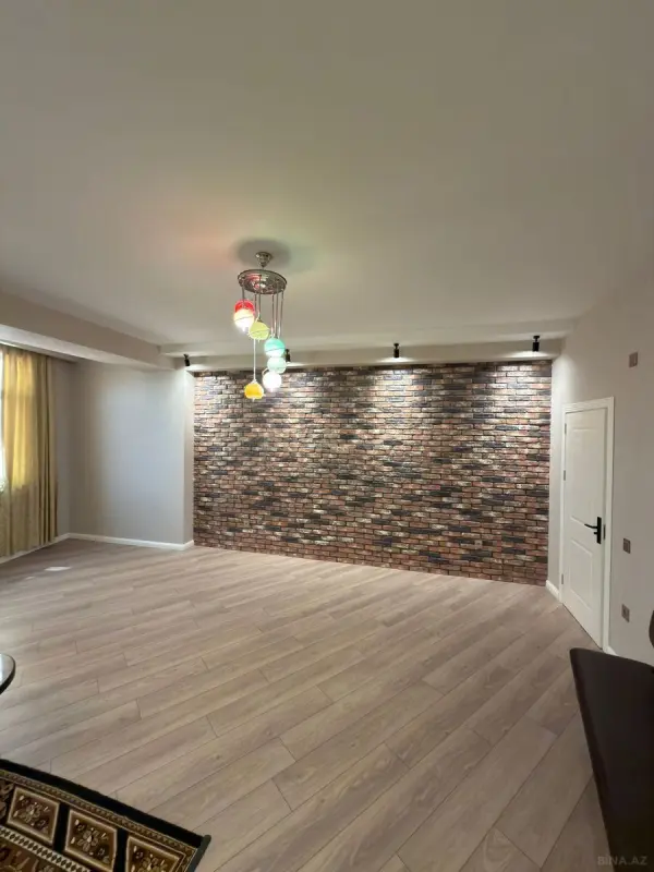 Satılır 3 otaqlı mənzil 105 m²