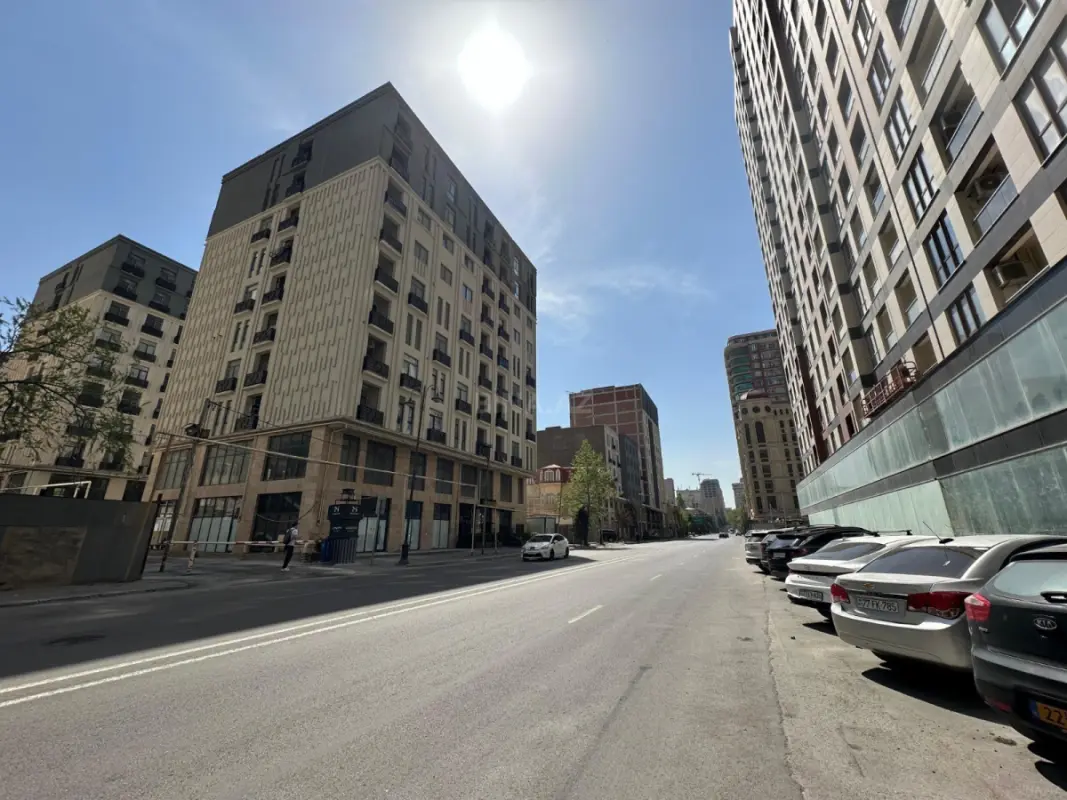 Satılır 3 otaqlı mənzil 115 m²