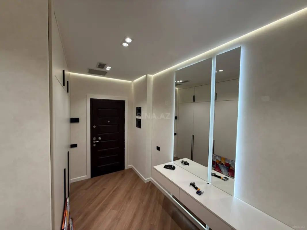 Satılır 3 otaqlı mənzil 148 m²