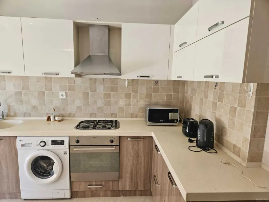 Kirayə verilir 3 otaqlı mənzil 133 m²