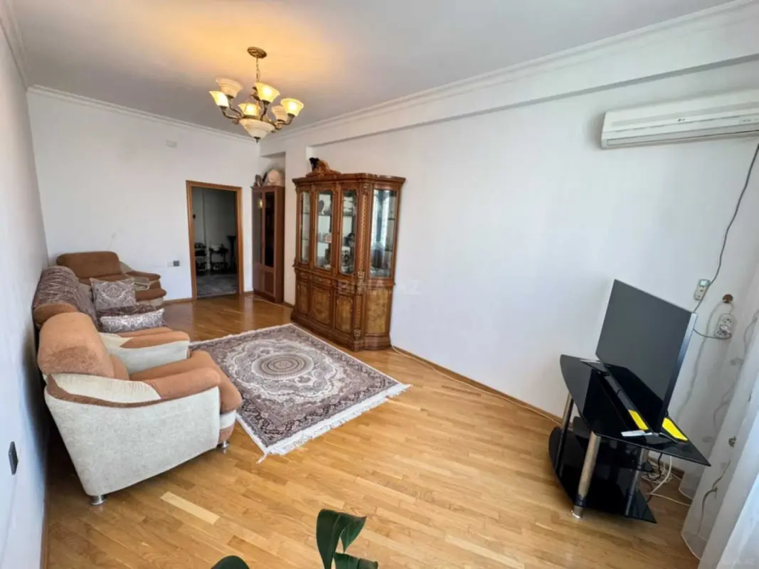 Satılır 3 otaqlı mənzil 115 m²
