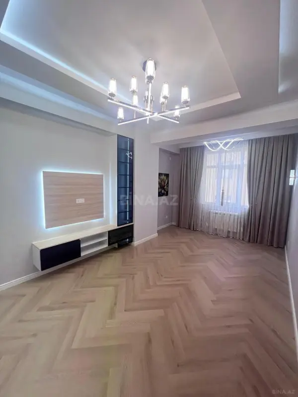 Satılır 3 otaqlı mənzil 105 m²