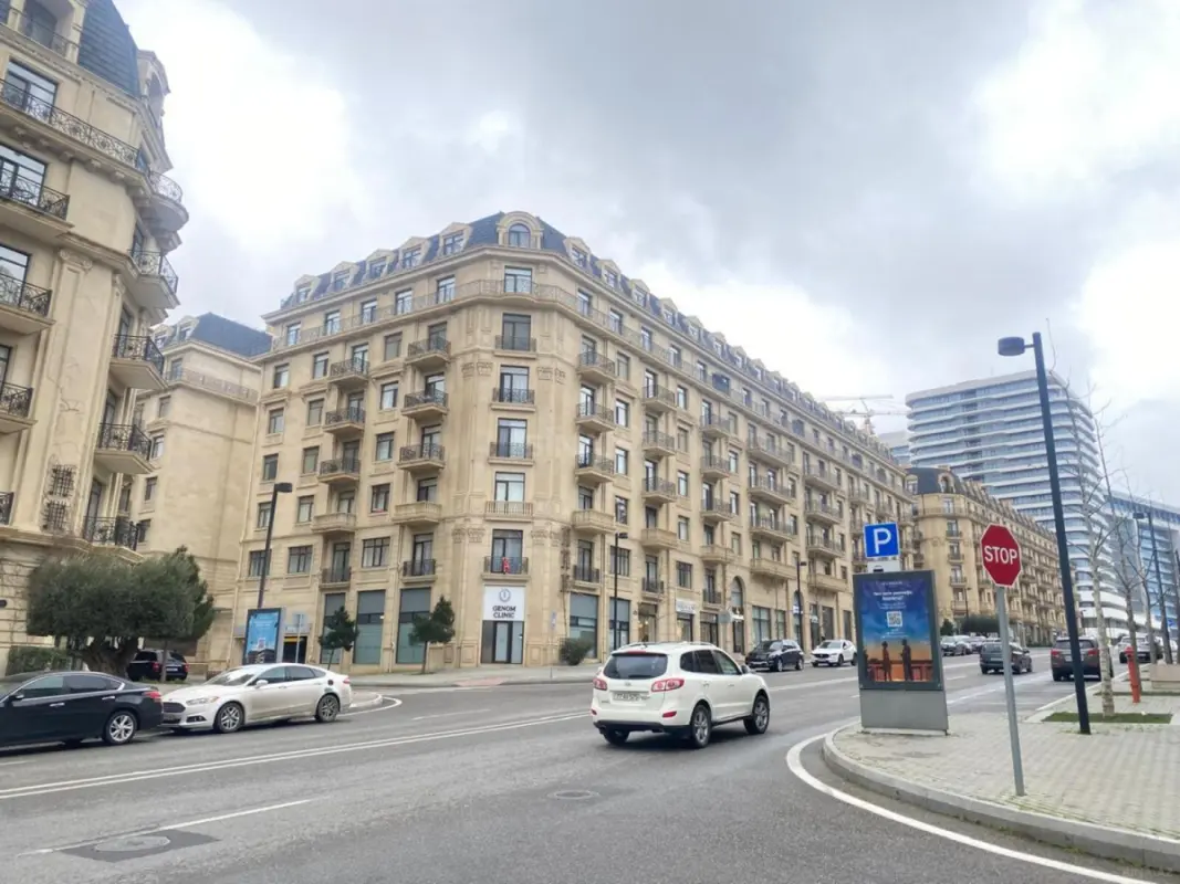 Satılır 3 otaqlı mənzil 157 m²
