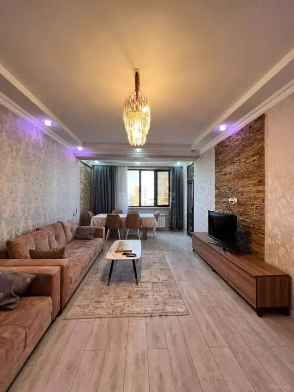 Satılır 4 otaqlı mənzil 102 m²