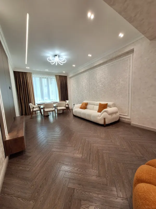 Satılır 3 otaqlı mənzil 140 m²