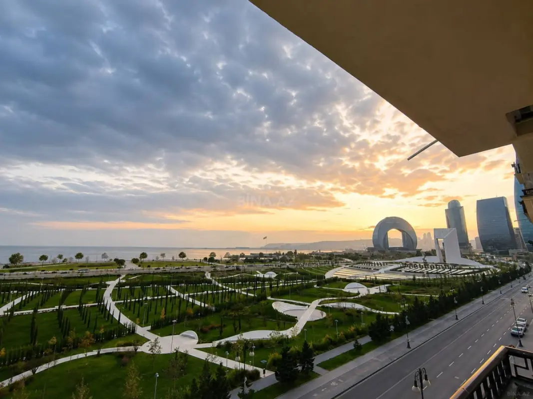 Satılır 4 otaqlı mənzil 101 m²