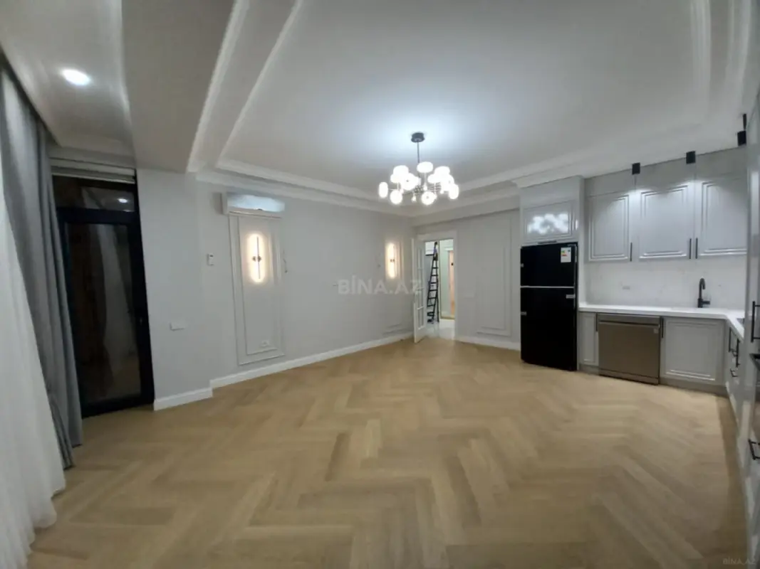 Satılır 2 otaqlı mənzil 77 m²