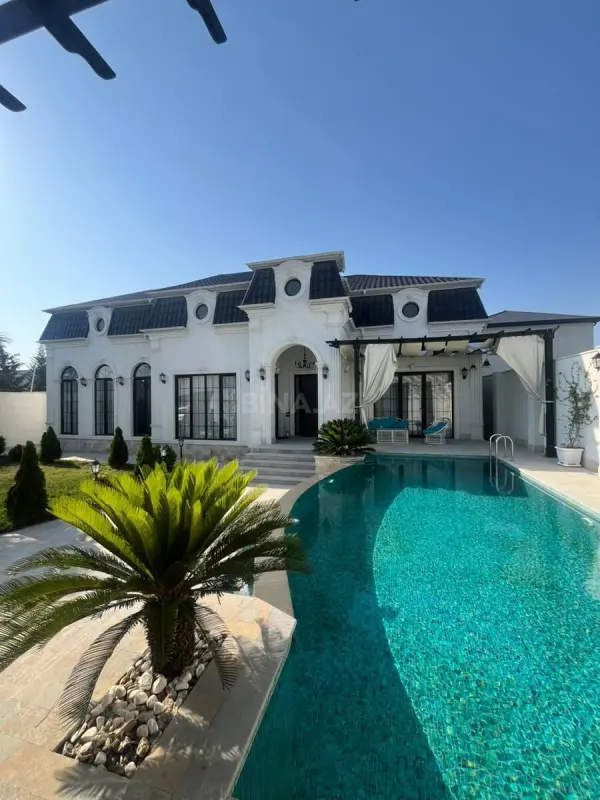 Satılır 5 otaqlı həyət evi 255 m²