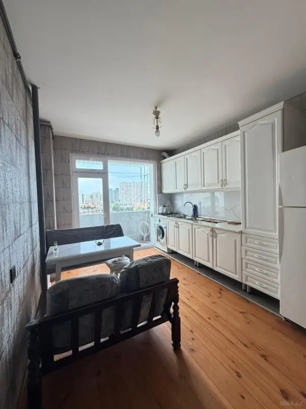 Kirayə verilir 2 otaqlı mənzil 66 m²