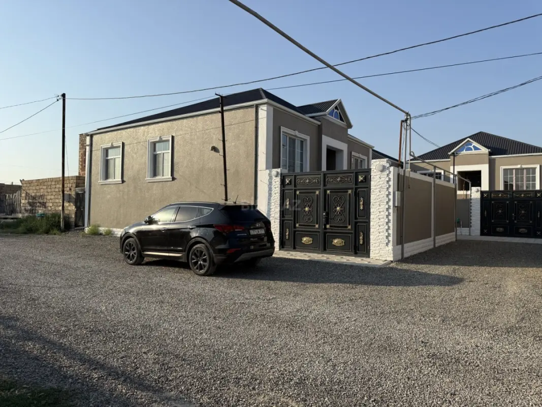 Satılır 4 otaqlı həyət evi 100 m²