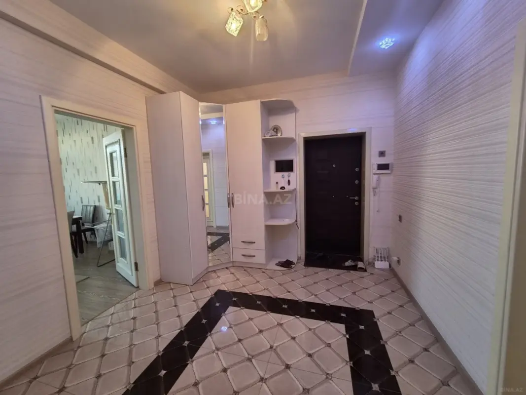 Satılır 3 otaqlı mənzil 108 m²