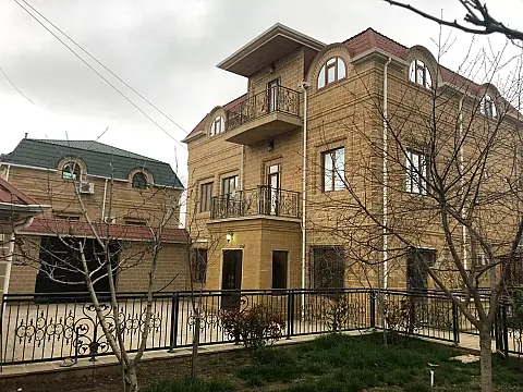Satılır 10 otaqlı həyət evi 300 m² — Bakı, Binəqədi 10 otaq 300.00 m²