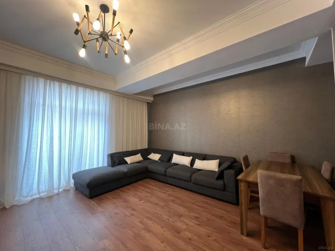 Kirayə verilir 4 otaqlı mənzil 150 m²