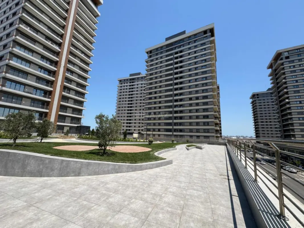 Satılır 2 otaqlı mənzil 65 m²