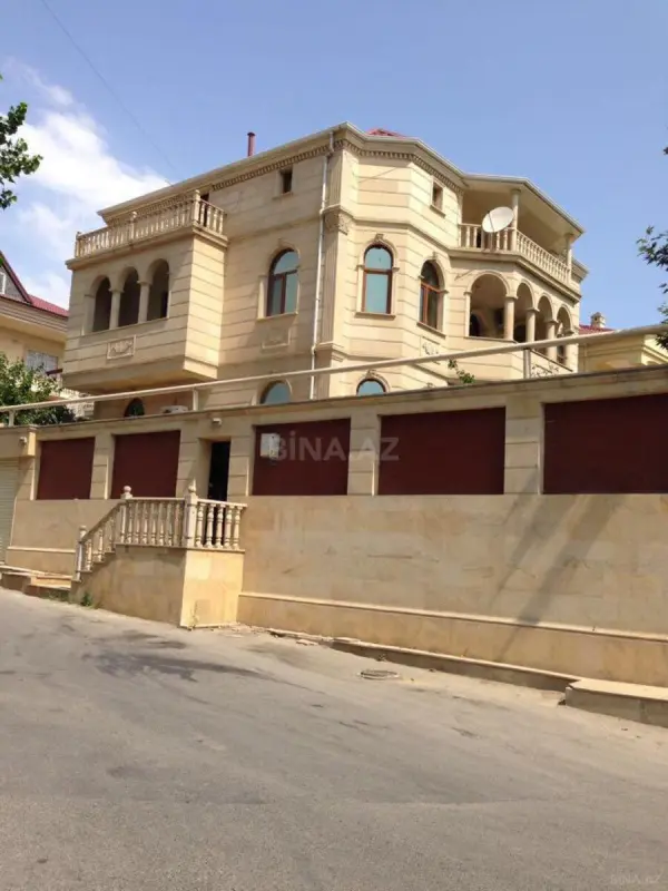 Satılır 6 otaqlı həyət evi 500 m²
