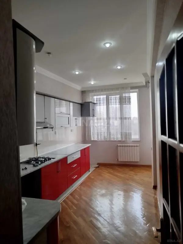 Satılır 3 otaqlı mənzil 105 m²