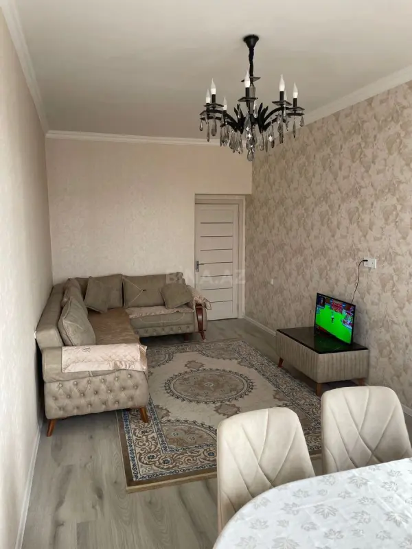 Satılır 2 otaqlı mənzil 93 m²