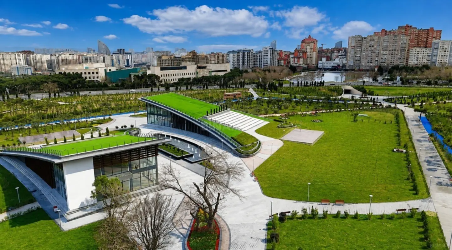 Satılır 4 otaqlı mənzil 171 m²