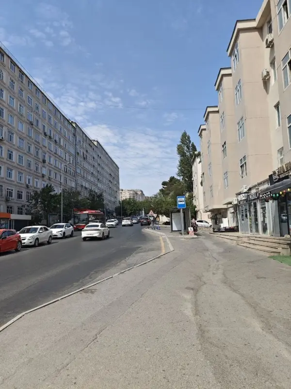 Satılır 8 otaqlı həyət evi 240 m²
