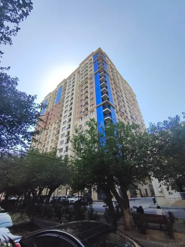 Satılır 3 otaqlı mənzil 162 m²