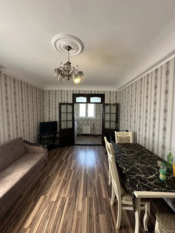Kirayə verilir 2 otaqlı mənzil 45 m²