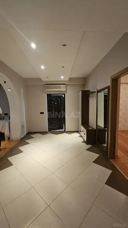 Satılır 3 otaqlı mənzil 120 m²