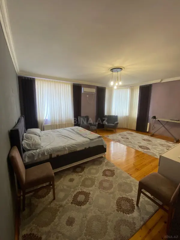 Satılır 3 otaqlı mənzil 213 m²